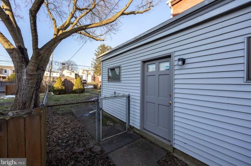 325 Cherry St, Pottstown, PA 19464-5925