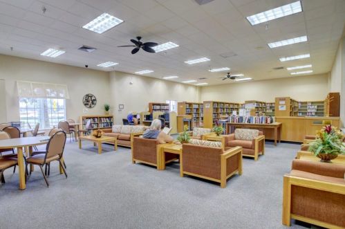 239 Saxony, Delray Beach FL  33446-1842 exterior