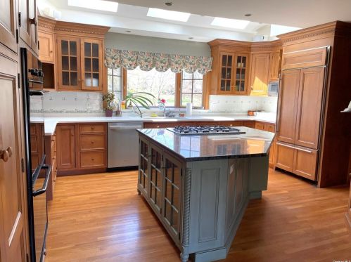 1640 Calves Nck Rd, Southold NY  11971-1217 exterior