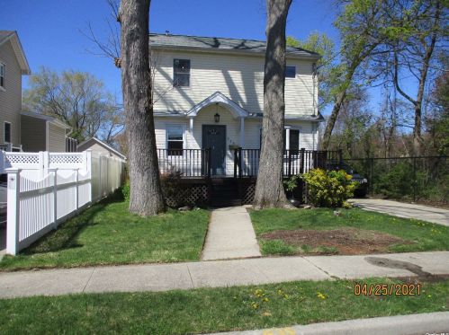 498 Farmers Ave, North Bellmore, NY 11710-3810