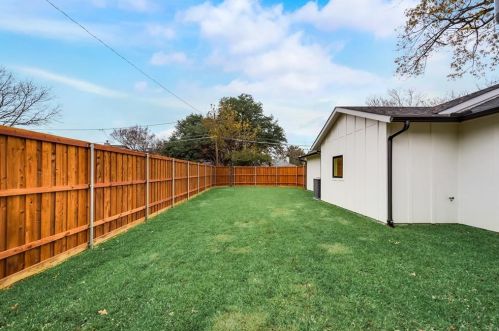 9003 Frst Hl Blvd, Dallas TX 75218-3633 exterior