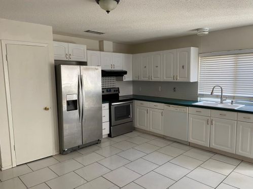 2321 Shady Creek Dr, Richardson TX  75080-2347 exterior