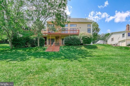 1015 Country Club Rd, Camp Hill PA  17011-1049 exterior