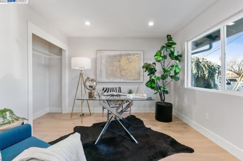 7298 Tamarack Dr, Pleasanton CA  94568-1749 exterior