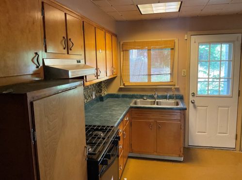 1806 Powers St, Mckeesport PA  15132-5149 exterior