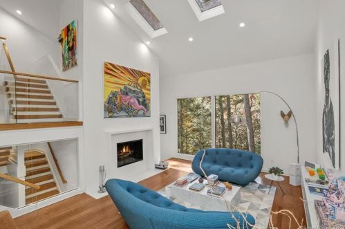 51 Mill Brook Rd, Stamford, CT 06902-1017