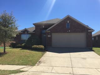 1204 Brownford Dr, Burleson TX  76028-6825 exterior