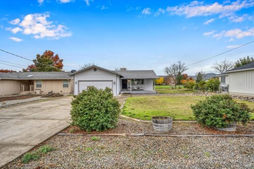 18495 Hidden Valley Rd, Middletown, CA 95467-8041