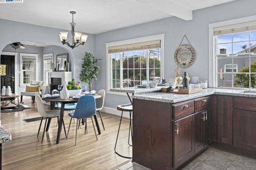 2001 57 Ave, Oakland CA 94605-1015 exterior