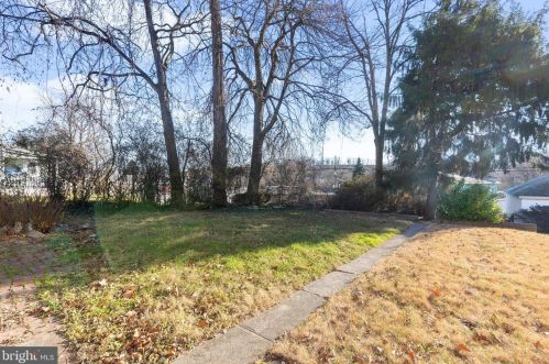 2239 Boas St, Harrisburg PA 17103-1714 exterior