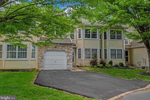 810 Poplar Ct, Prospectville, PA 19002-2536