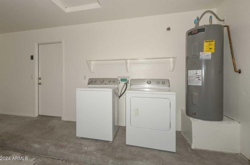 6620 Whispering Wind Dr, Glendale AZ  85310-3465 exterior