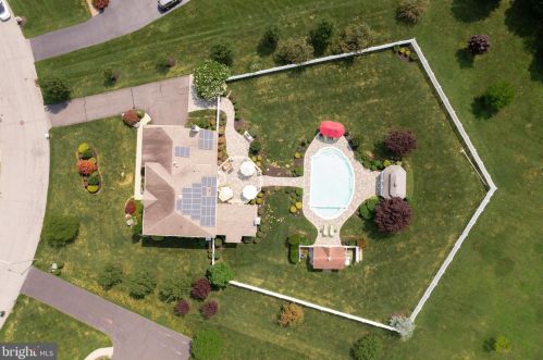 16 Livingston Ln, Lumberton Township NJ  08048-6210 exterior