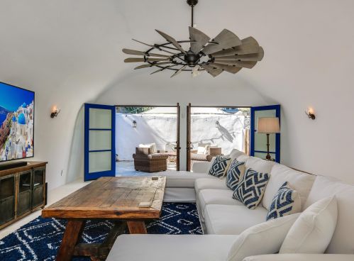 400 Camino Alturas, Palm Springs CA  92264-8996 exterior
