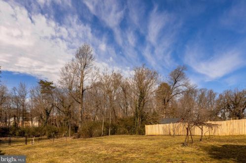 617 Forbes St, Fredericksburg, VA 22405-2021