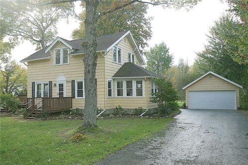 6904 Potter Rd, Derby, NY 14047-9629