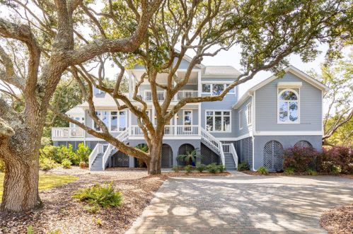 9 53rd Ave, Isle Of Palms, SC 29451-2704
