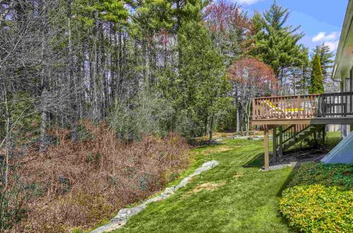 24 Briallia Cir, Newmarket NH  03857-2194 exterior