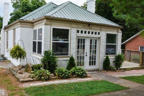 113 Pearl St, Berea, KY 40403-1622
