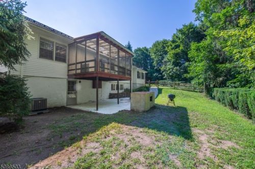 250 Jacksonville Rd, Lincoln Park NJ  07035-1505 exterior