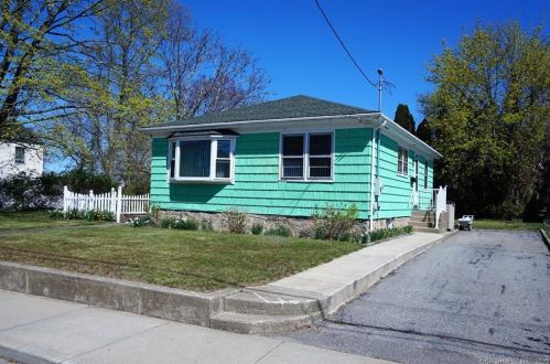 27 Elderkin Ave, Groton, CT 06340-4911