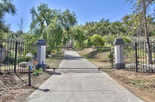 47480 Sandia Creek Dr, Temecula CA  92590-4129 exterior