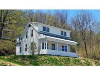 28 Garfield Ave, Barre, VT 05641-5340