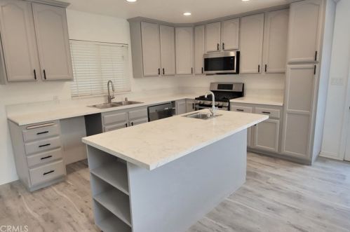 1378 1st Ave, Upland CA  91786-3220 exterior