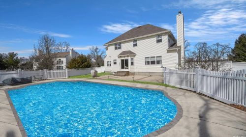 8 Daremy Ct, Lake Grove NY  11755-3226 exterior