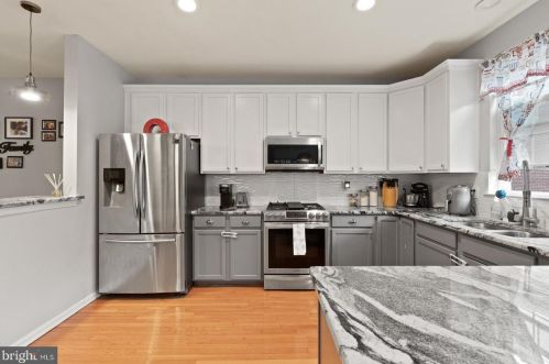 49 Livingston St, Trenton, NJ 08611-1721