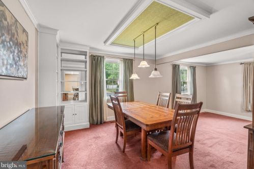 701 Parry Blvd, Riverton NJ  08077-3938 exterior