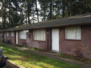 8502 Berkeley Ave, Lakewood WA  98498-2066 exterior