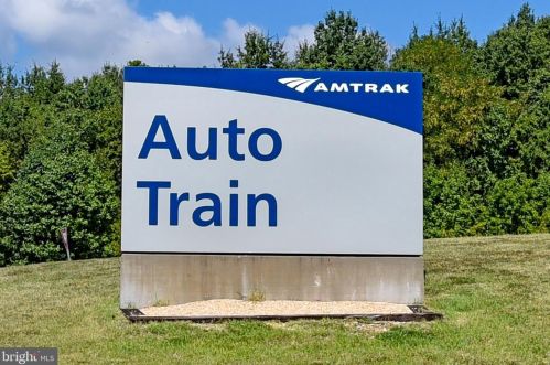 8913 Lagrange St, Lorton VA  22079-1626 exterior