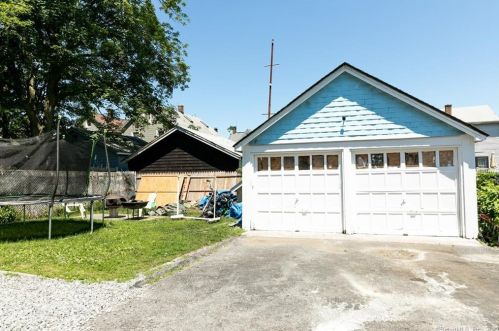 24 Lillian St, Stamford, CT 06902-4212