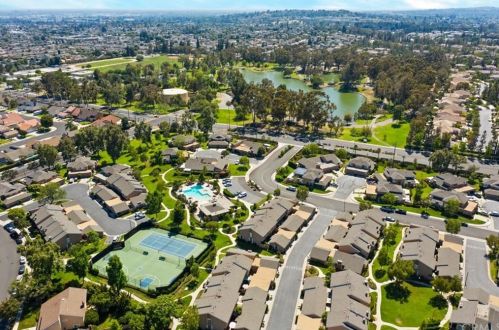 325 Chinook Dr, Placentia CA  92870-1417 exterior