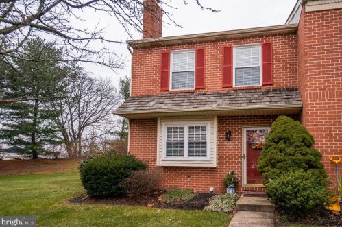 401 Village Green Dr, Gilbertsville, PA 19525-9501