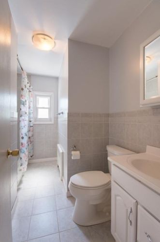 19 Casey Dr, Middletown RI  02842-6224 exterior