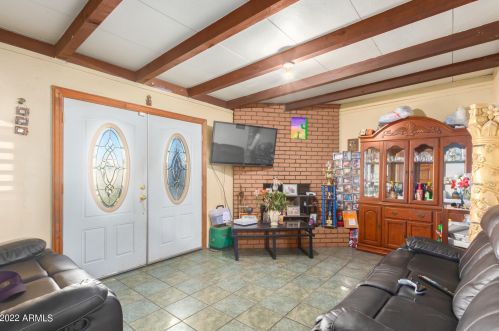 3319 61 St, Phoenix AZ 85033-4112 exterior