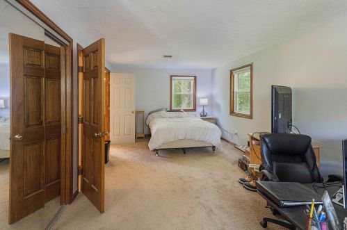 12 Happy Ave, Derry NH  03038-5419 exterior