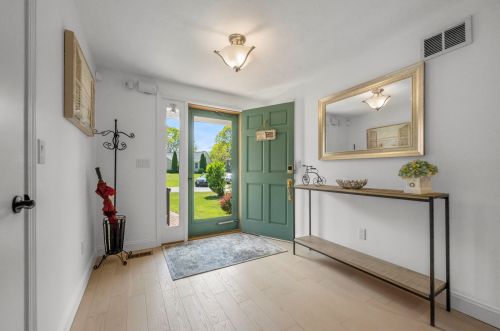 5 Elizabeth Cir, Mashpee MA 02649-2295 exterior