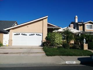 11622 Luzon St, Cypress CA  90630-5671 exterior