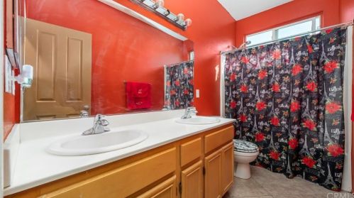 14561 Hummingbird Rd, Victorville CA  92394-7574 exterior