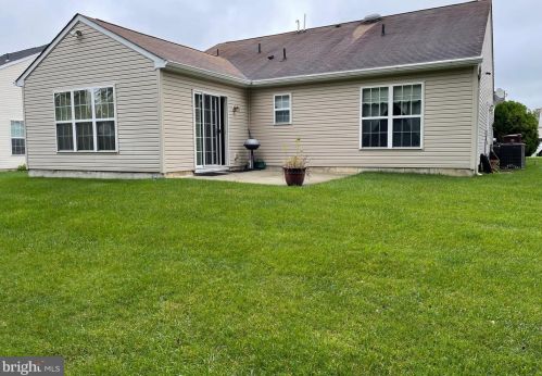 11 Meadowview Dr, Pilesgrove NJ 08098-2539 exterior