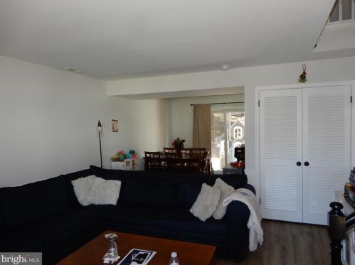 65 Old Mill Ln, Southampton, PA 18966-2850