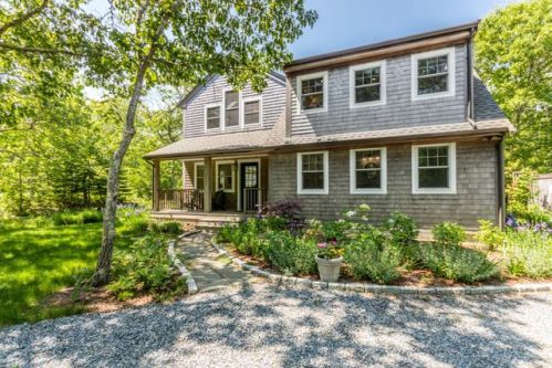 24 Sampson Ave, Marthas Vineyard MA  02539-4930 exterior