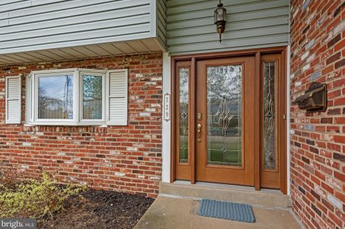 729 Fountain Ct, Riverton, NJ 08077-3454