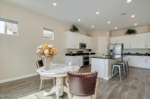 4926 Quiet Way, Gilbert AZ  85298-0648 exterior