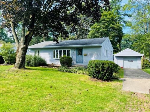 849 Richmond Dr, Hermitage, PA 16148-1508
