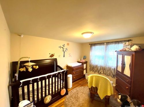 4 Poulin Dr, Putnam CT  06260-1010 exterior