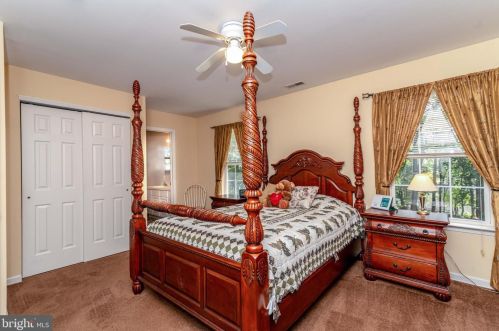 142 Split Rock Rd, Browns Mills NJ  08015-6542 exterior